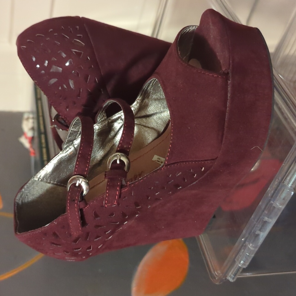 Size 7 wedges